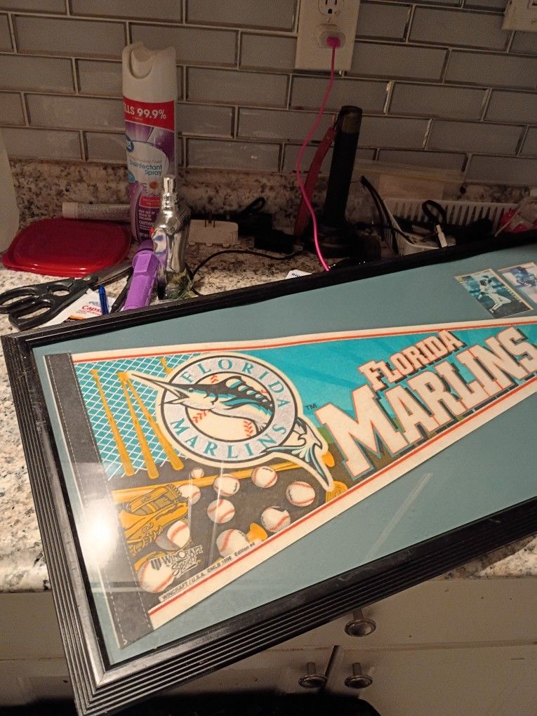 Sport Pennant Marlines