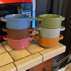 glass bowls and a microwave hamilton