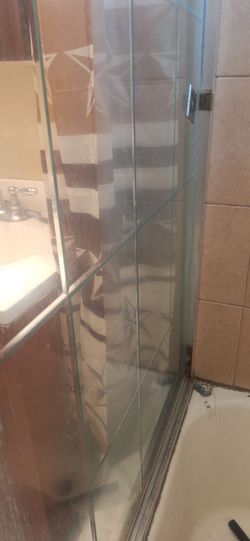 Puerta de tina de baño