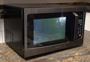 TOSHIBA COUNTERTOP MICROWAVE - 1.2 CU FT 