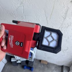 M18 Volt 1500 Flood Light Tool (battery Extra)