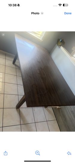 Kitchen table