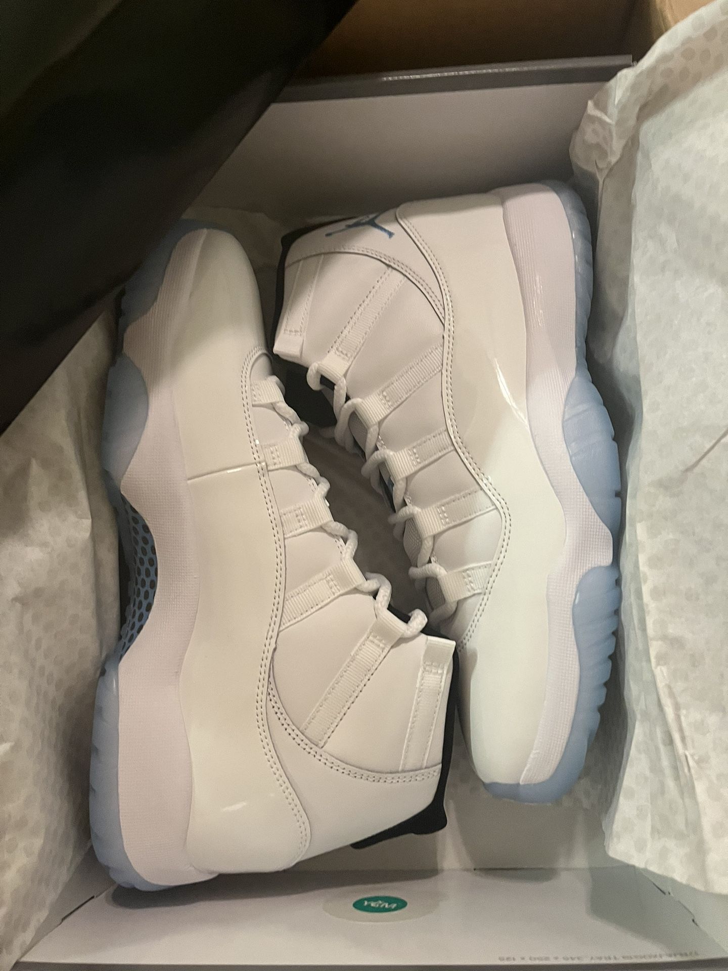 Jordan 11 Legend Blue (Authentic Size10) I Hit On The Shock Drop , Price Firm