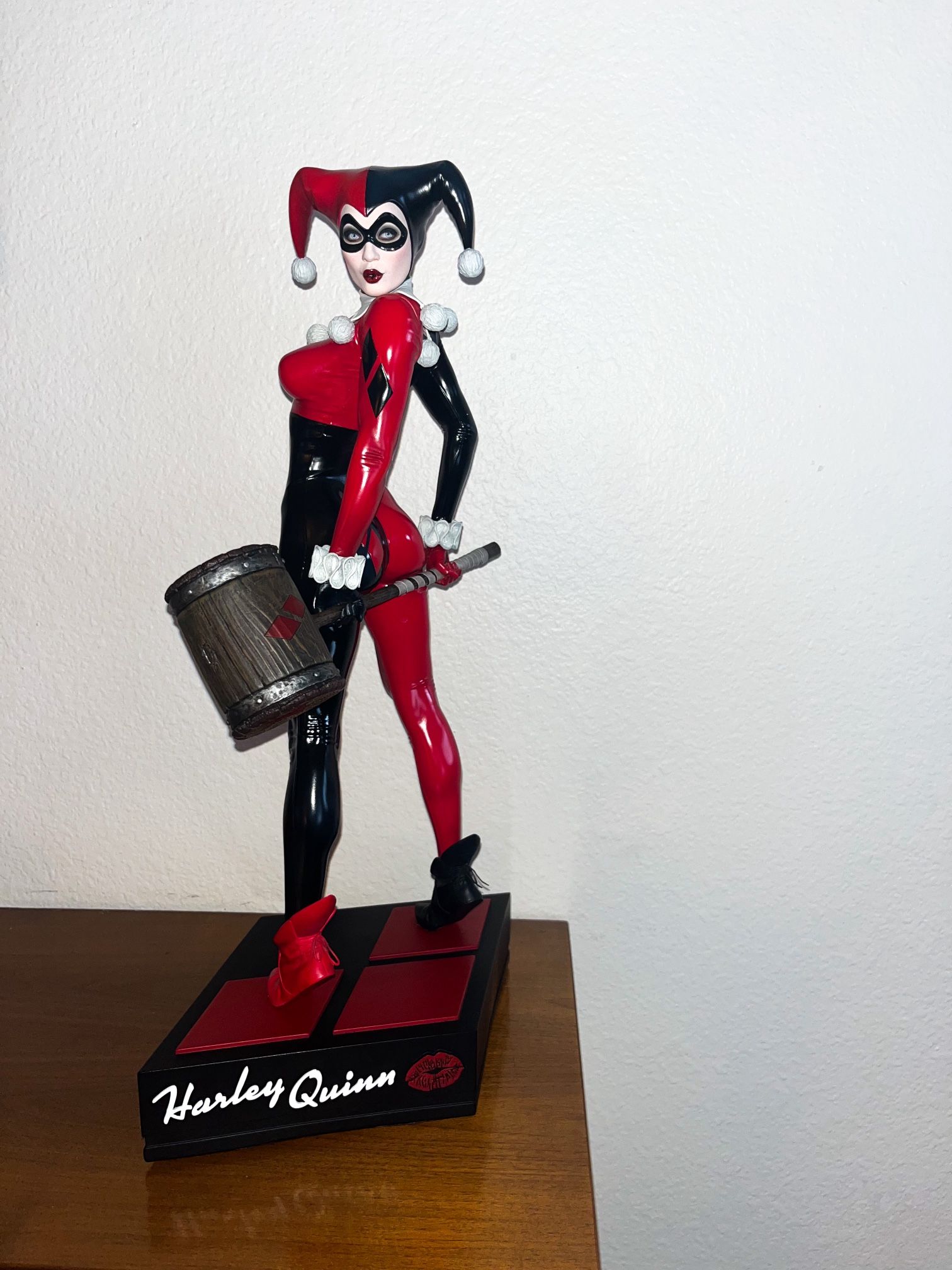 Harley Quinn Batman Sideshow Collectibles Statue Premium Format