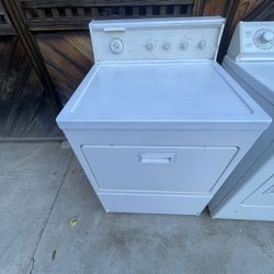 KENMORE ELECTRIC DRYER (FREE DELIVERY AND INSTALLATION)