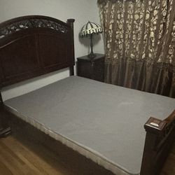 Queen Bedroom Set / Juego de Cuarto