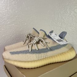 NEW - Authentic Adidas Yeezy 350 - Men US 9.5