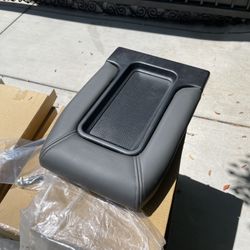2006 GMC Sierra Center Console Lid