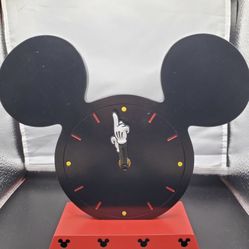 Disneyland Mickey Mouse Icon Clock 
