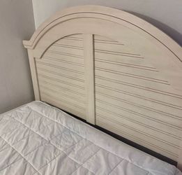 Bed Frame for Sale – Mattress NOT Included (open to lower offer)