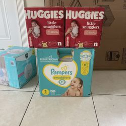 Pampers / Diapers Newborn & Size 1