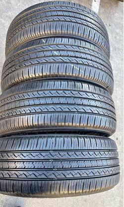 225/55/19 Toyo set de Tires con 80% de vida las 4