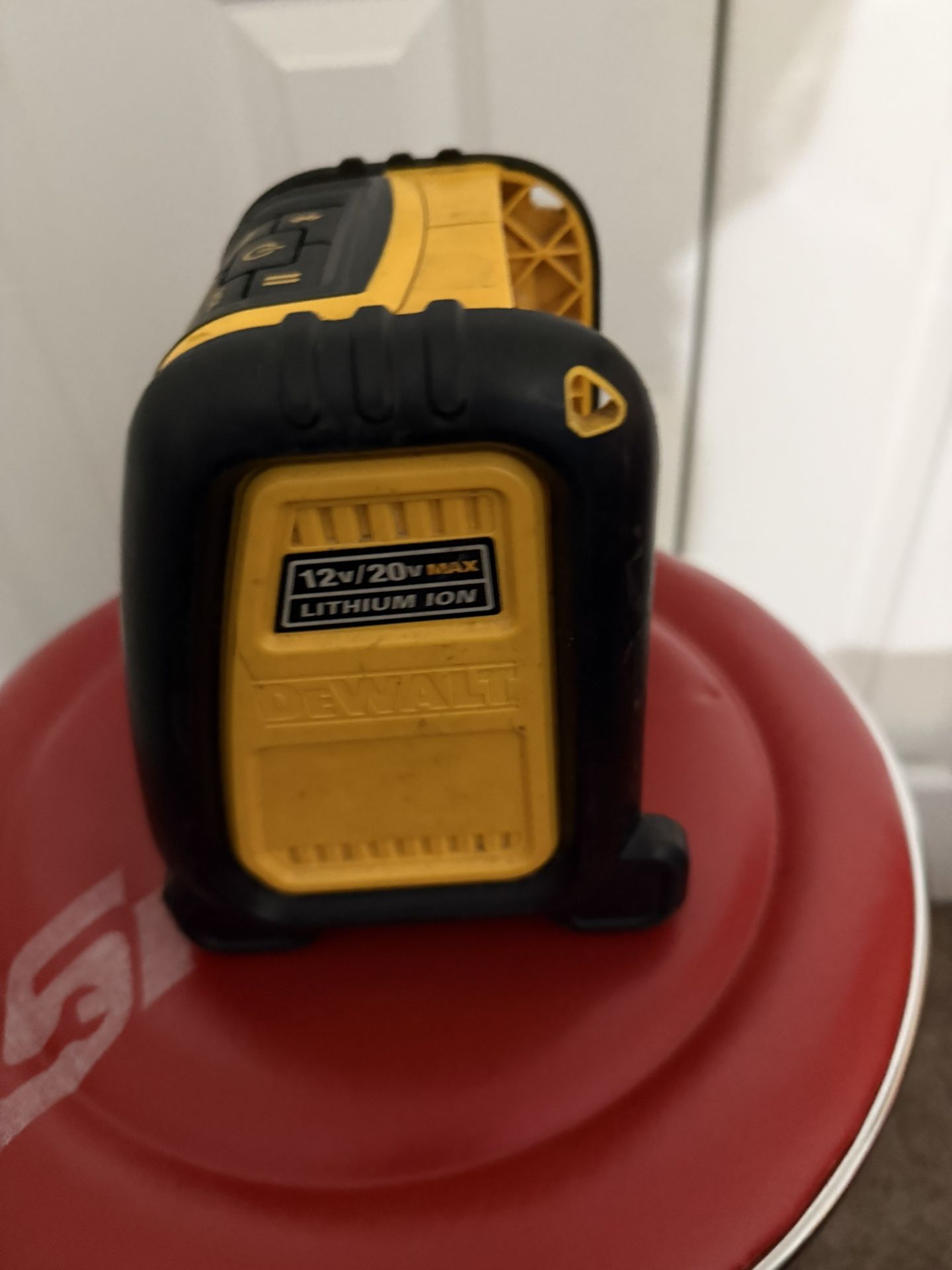 DEWALT SPEAKER 🔈 VERY GOOD CONDITION