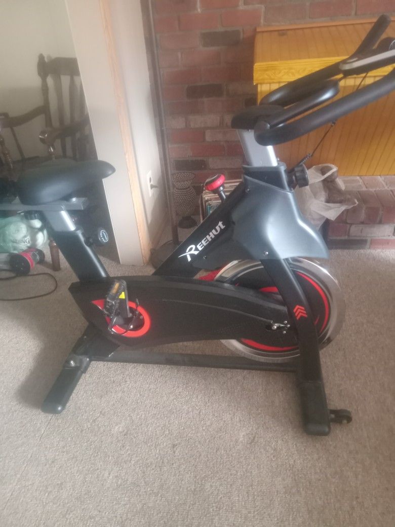 Reehut Staionary Exercise Bike