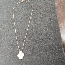 Van Cleef 14k Gold  Necklace Mother of Pearl 