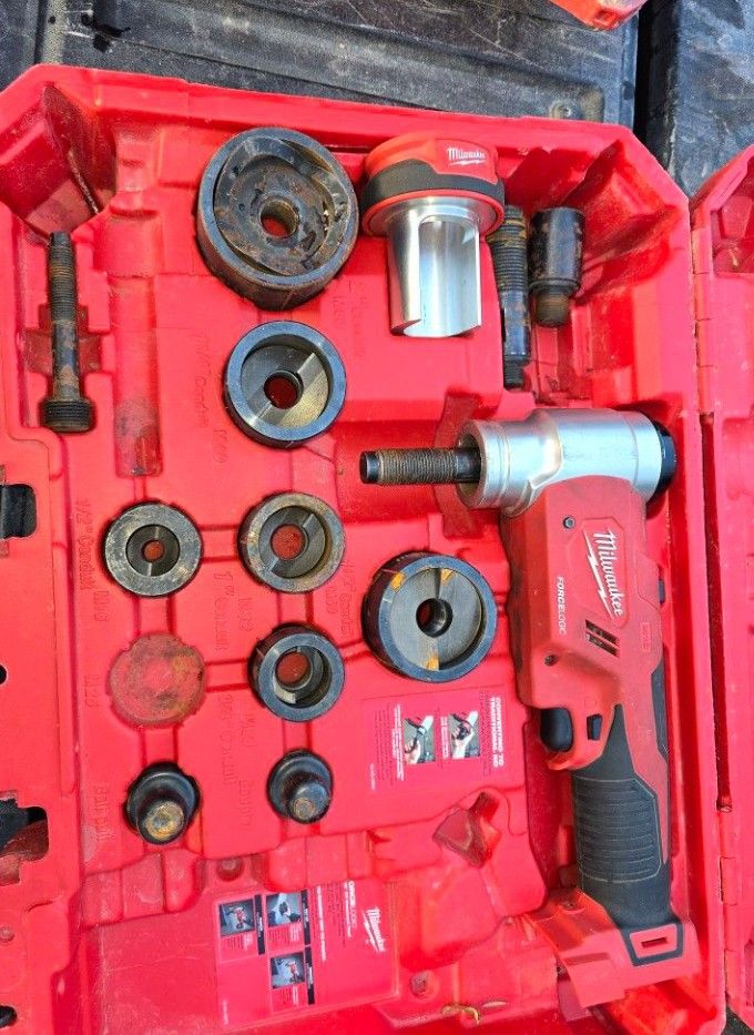 Milwaukee FLogic M18