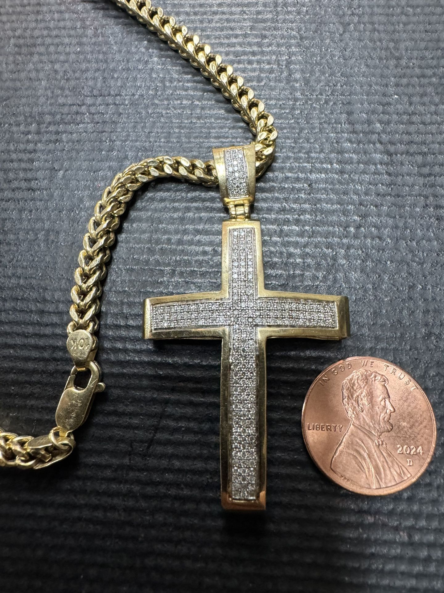 10 carat gold with diamond 28 inches  4 Mm  23.81 grams 