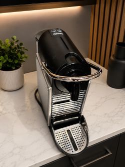 De'Longhi Nespresso Pixie espresso machine,