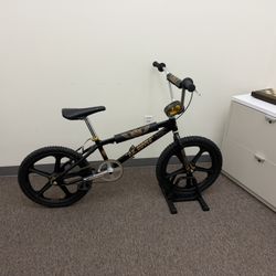 2019 Perry Kramer PK Ripper Looptail Limited Edition