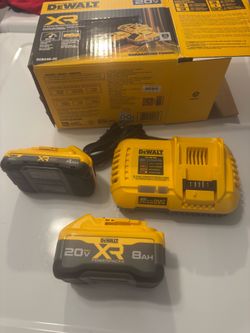 DEWALT 20V XR 8.0 Ah, 4.0 Ah Battery Packs and Fast 8AH Charger BRAND NEW with Warranty