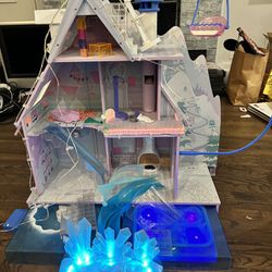 LOL Surprise Winter Disco Chalet Wooden Doll House Lights Up Snow Family Dolls