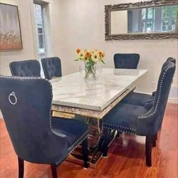 Dinning/coffee  table and chairs 