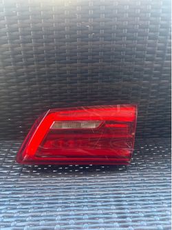 2017 2018 2019 2020 BMW 5-Series 530e 530i 540i M550i M5 Right Passenger Side Inner Tail Light OEM