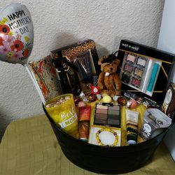 Mother's Day Gift Basket ( Located In Modesto)