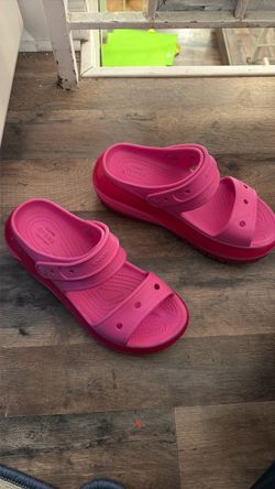 Crocs pink platform, size 9/10 woman used chucky