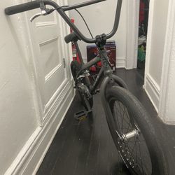 Mongoose Box Freestyle Bike