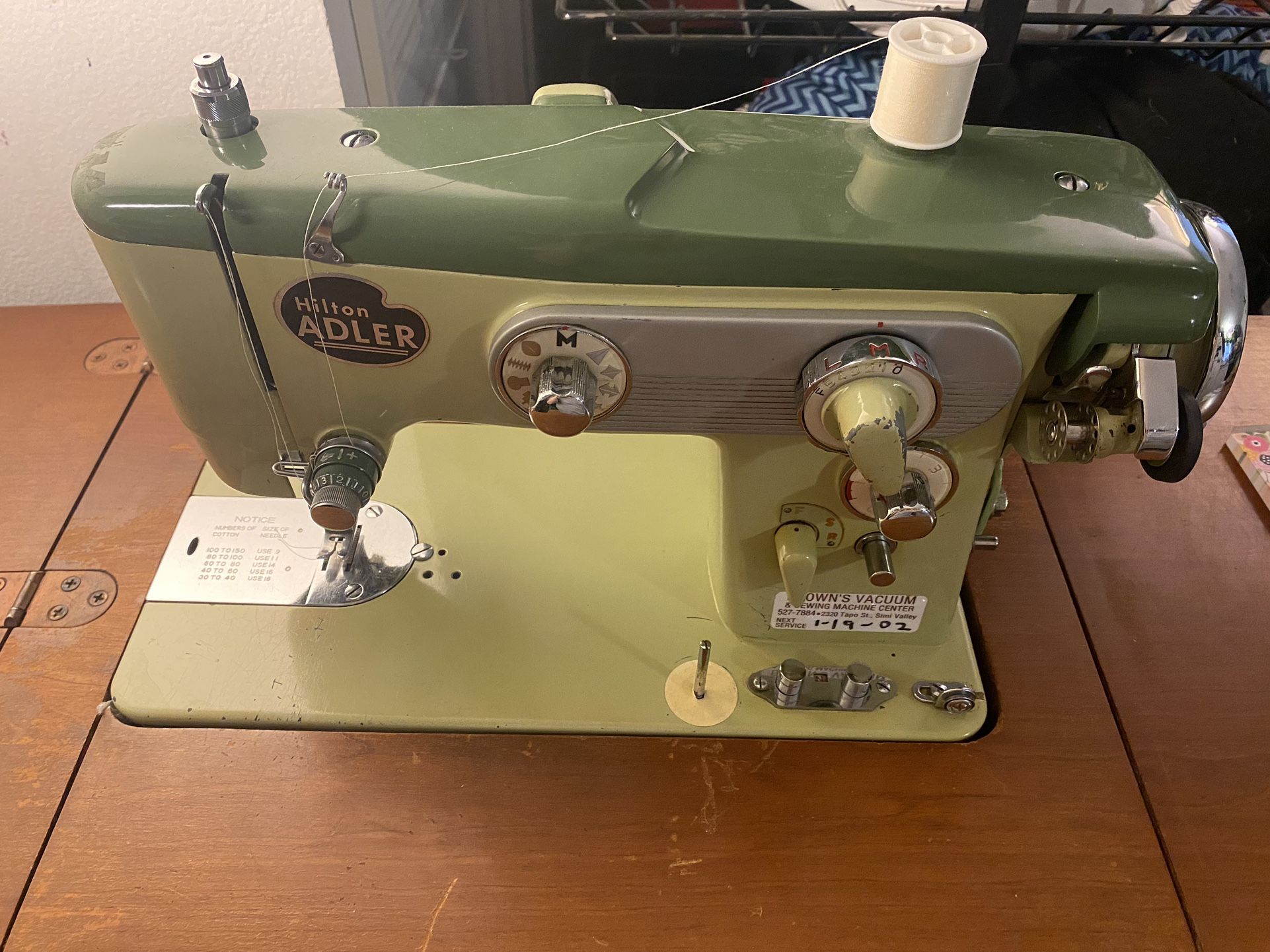 Sewing Machine /cabinet