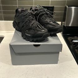 Men’s Balenciaga Sz EU44 (US 11) 