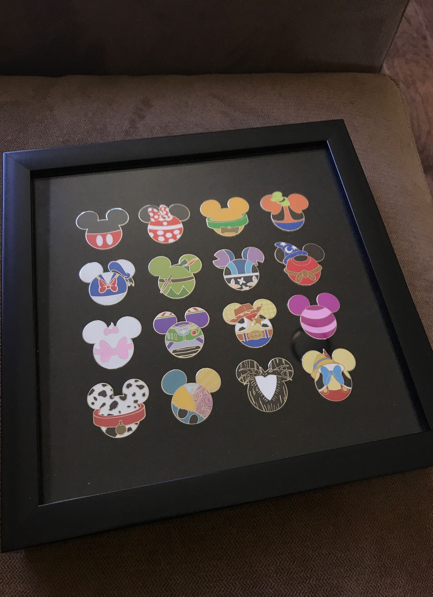 Disney Mickey mystery icon pins