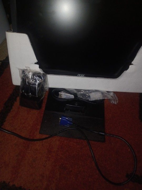 Acer Monitor See Photos. Still In Box With Alll Cords And Stand