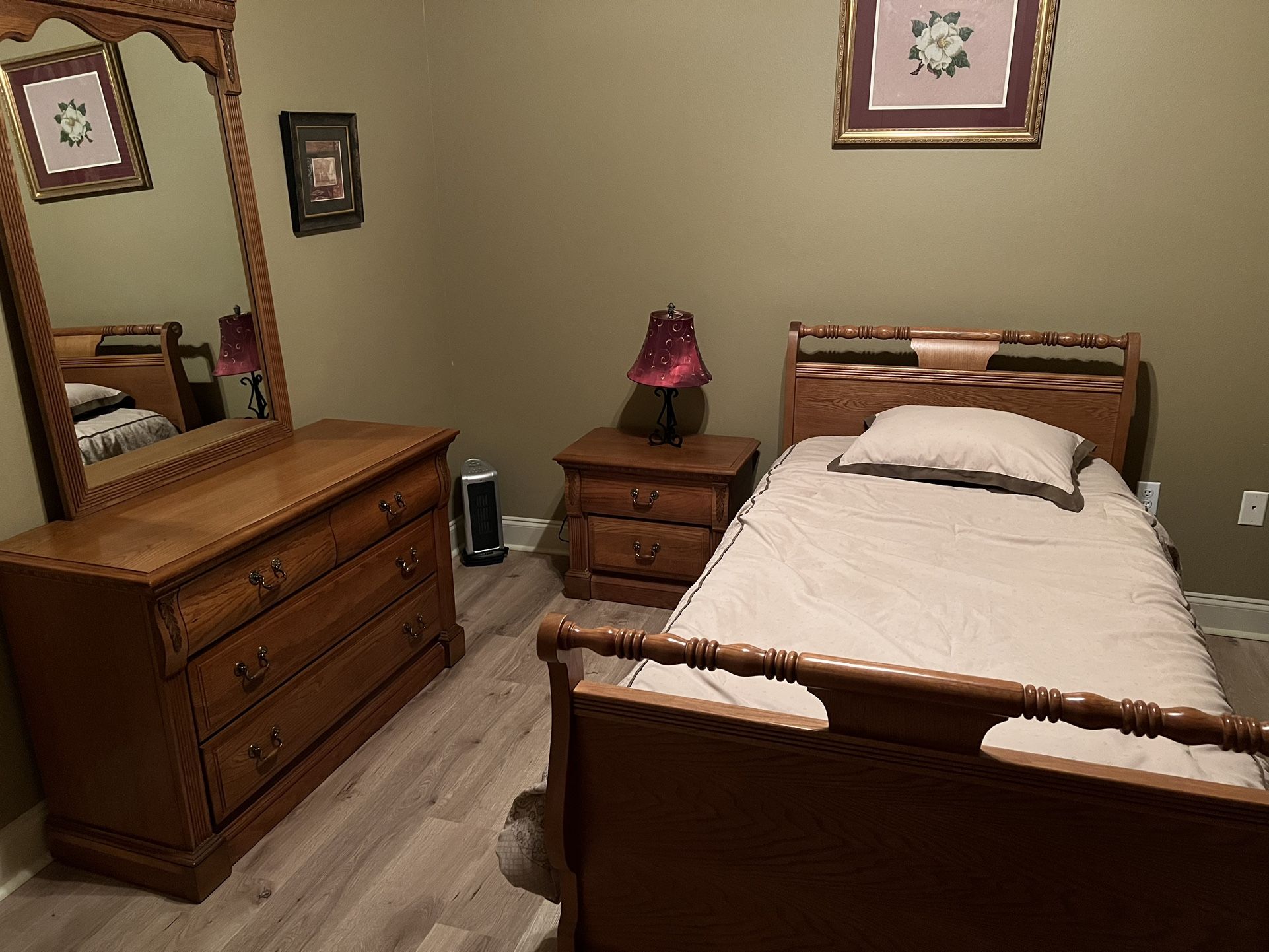 Oak Bedroom Set With Twin Sleigh Bed