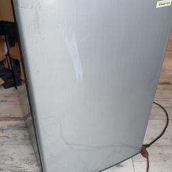 Working Magic Chef Refrigerator Dorm Room Mini Fridge Stainless 
