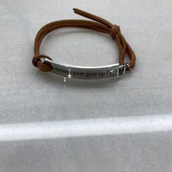 Women’s leather adjustable bracelet