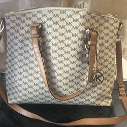 Very good condition. Large Michael Kors, handbag or cross body.