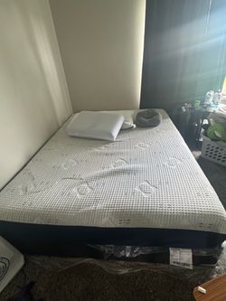 Queen size bed+bed frame