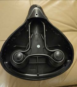 Wide Comfort Bike Saddle Black