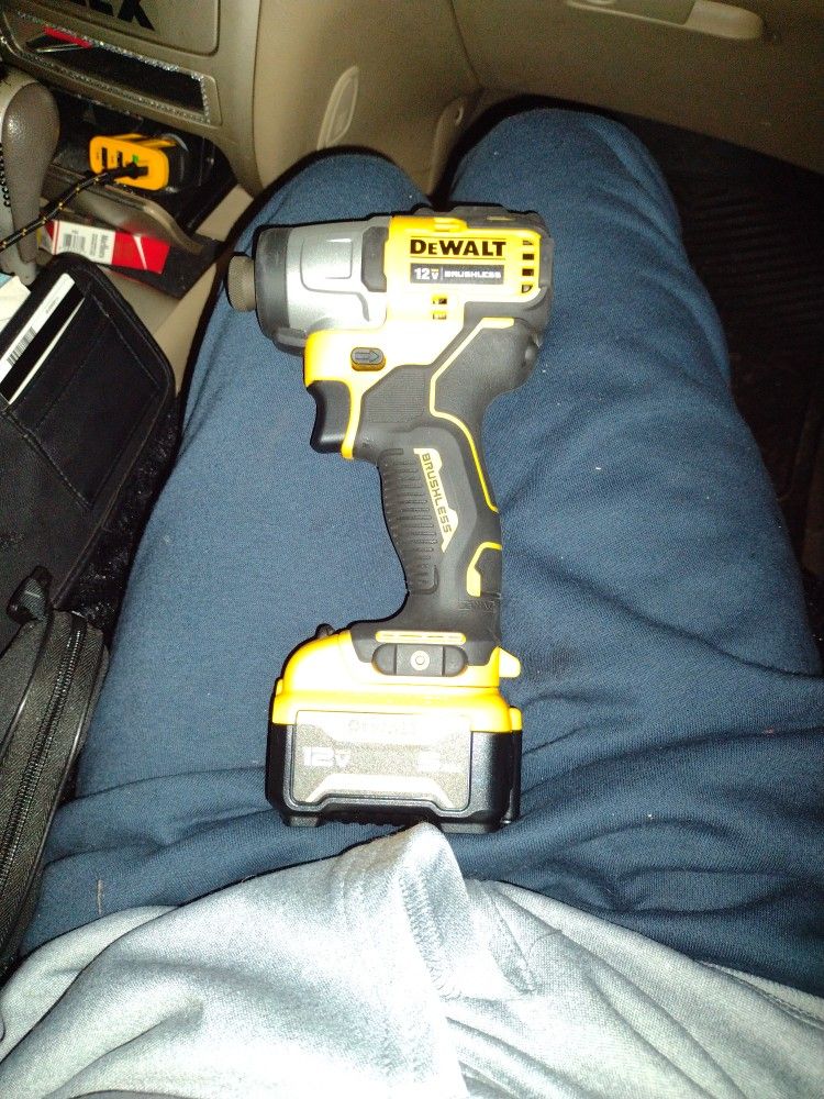 12volt 1/4" DeWalt Impact Driver