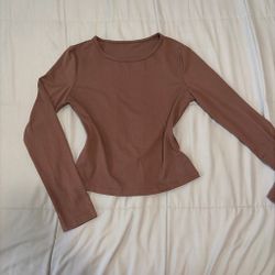Women’s medium brown shirt