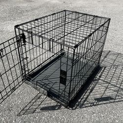 24x18x19in  Black Metal Single Door Dog Pet Animal Cage Containment Crate! Great for dogs 30lbs and under. 