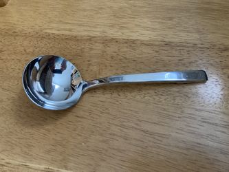 Oneida Brand New Soup Gravy Ladle