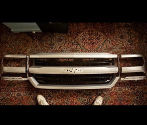 16–18 Chevy Silverado grille headlight emblems