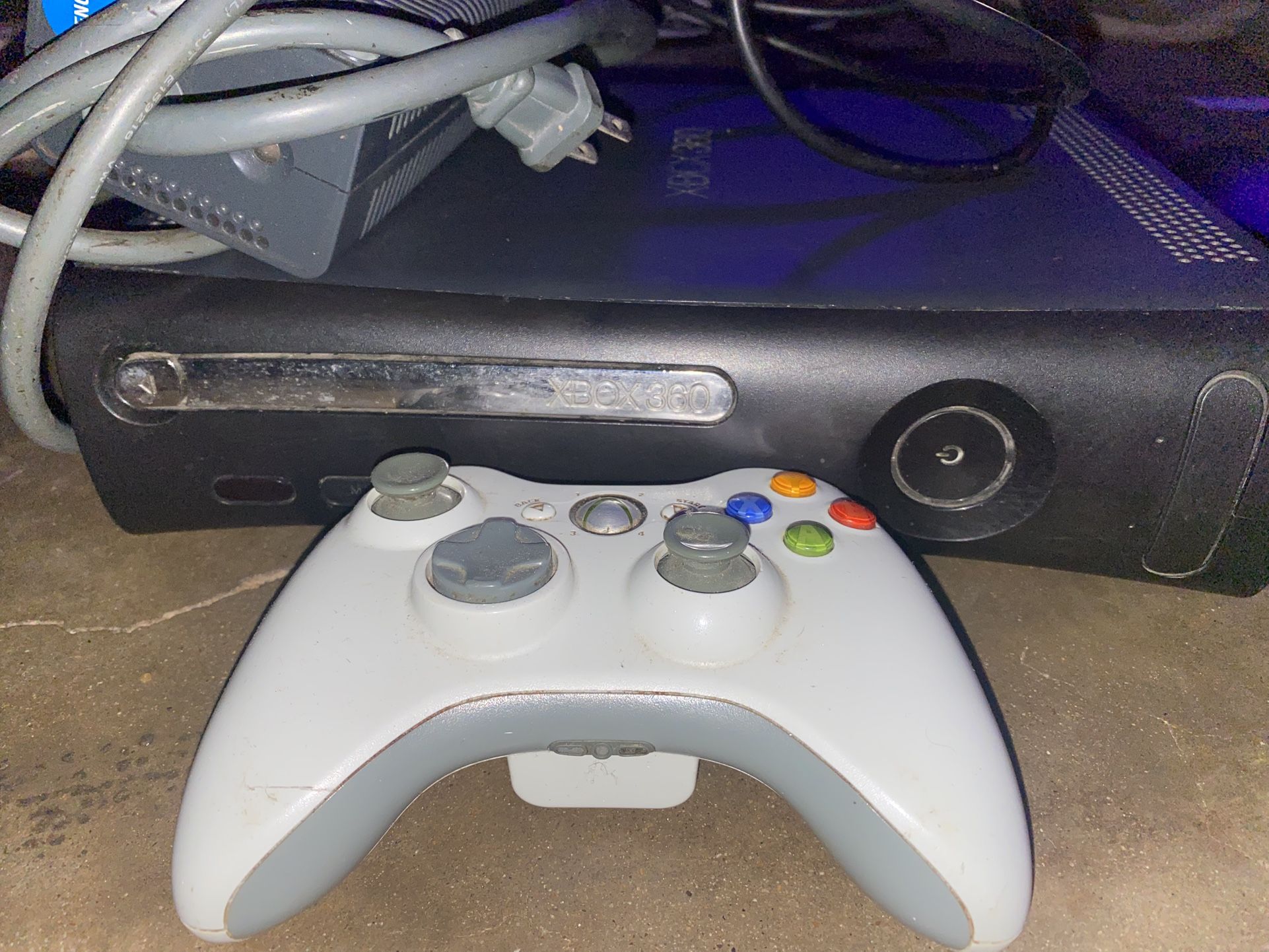 Xbox 360 Matte Black 4 Gb With Controller