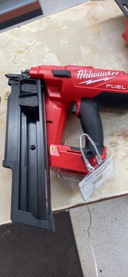 Brushless cordless framing nailer