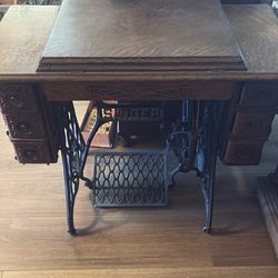 Singer sewing table