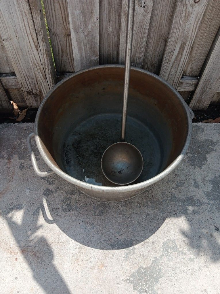 Stainless steel big cooking Pot With Spoon