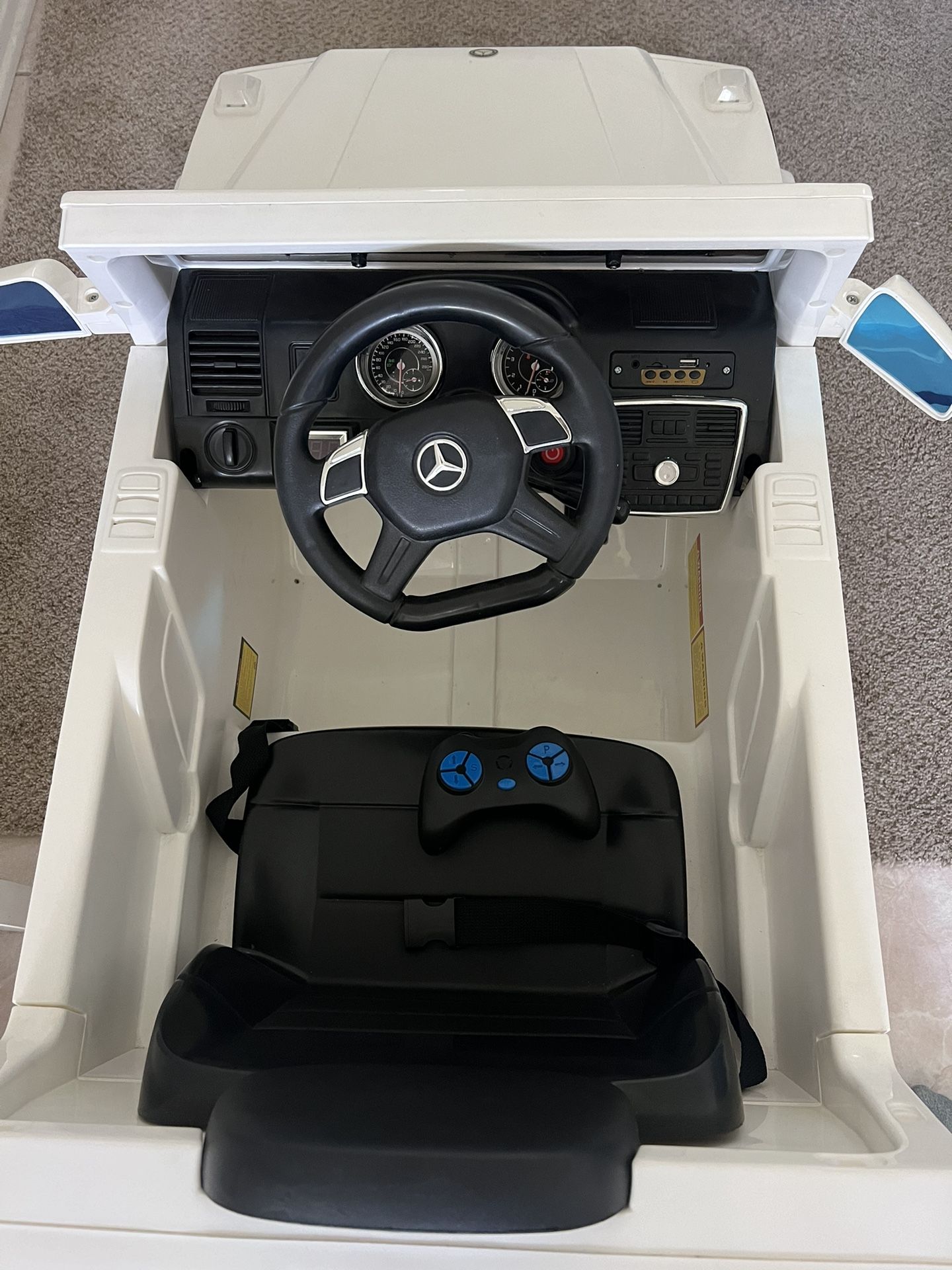 Kids Ride On Car, 12V Battery Powered Electric Vehicle, Manual Modes, Music, Horn, LED Headlights, USB MP3 Functions (Modern White)